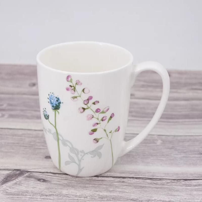 Floral Pattern Fine Bone China Mug, White Porcelain Coffee Mug with Handle, Safe for Microwave Oven, 1pc