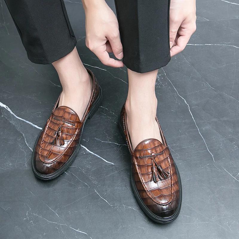 Men's Thick Bottom Shoes Men slip on Dress Leather Shoes outdoor Male Brogue Business Formal Shoe Wedding party men Shoes