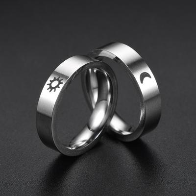 1 Stück Modischer Titanstahl Vintage Matt Sonne und Mond Muster Design Titan Stahl Ring