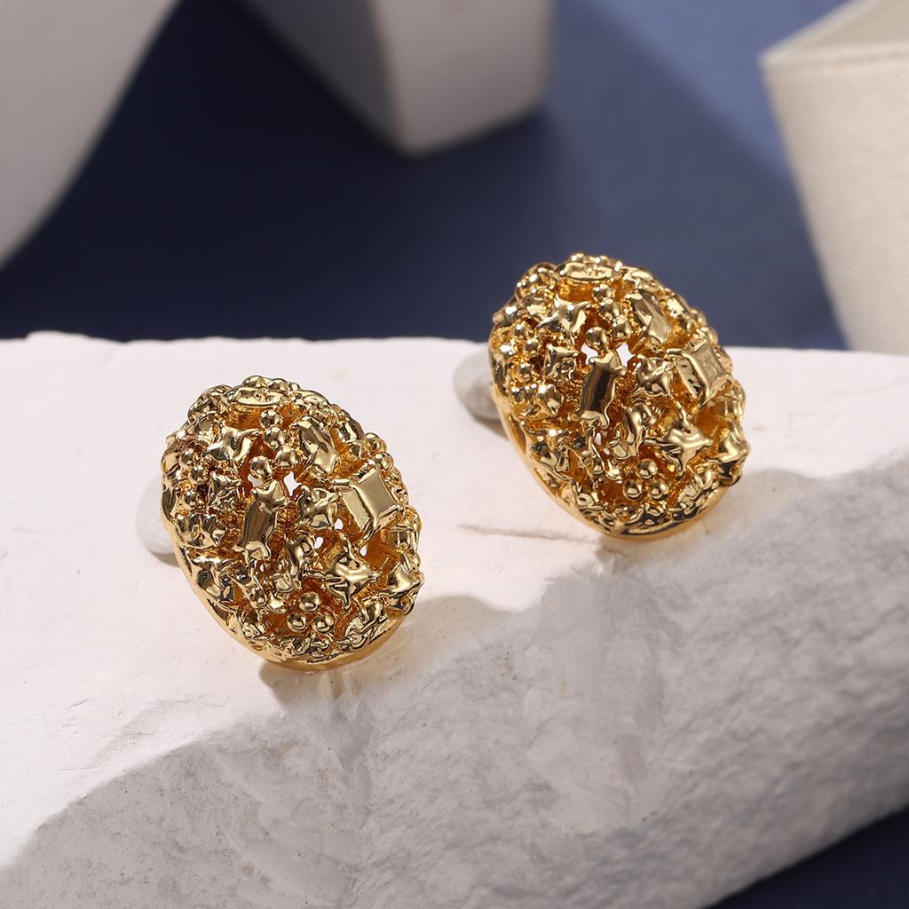 European and American exaggerated geometric pleated metal wind earrings women's fashion Doudou simple earrings ins personalized stud earrings