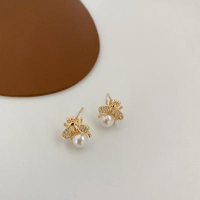 1 paar Honig Biene Perle Stud Ohrringe Frauen Einfachheit Exquisite Elegante Ohrringe Damen Hochzeit Party Geburtstag Schmuck