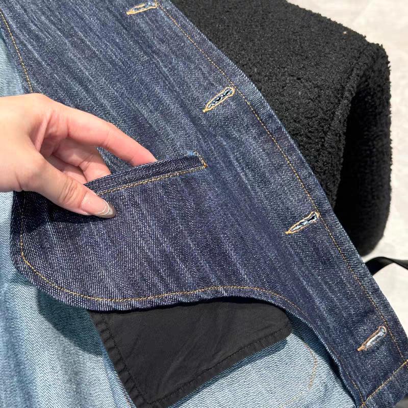 Cabinet Women's Loose Denim Jacket with Four Pockets and Round Neck, Early Autumn 2025 Collection