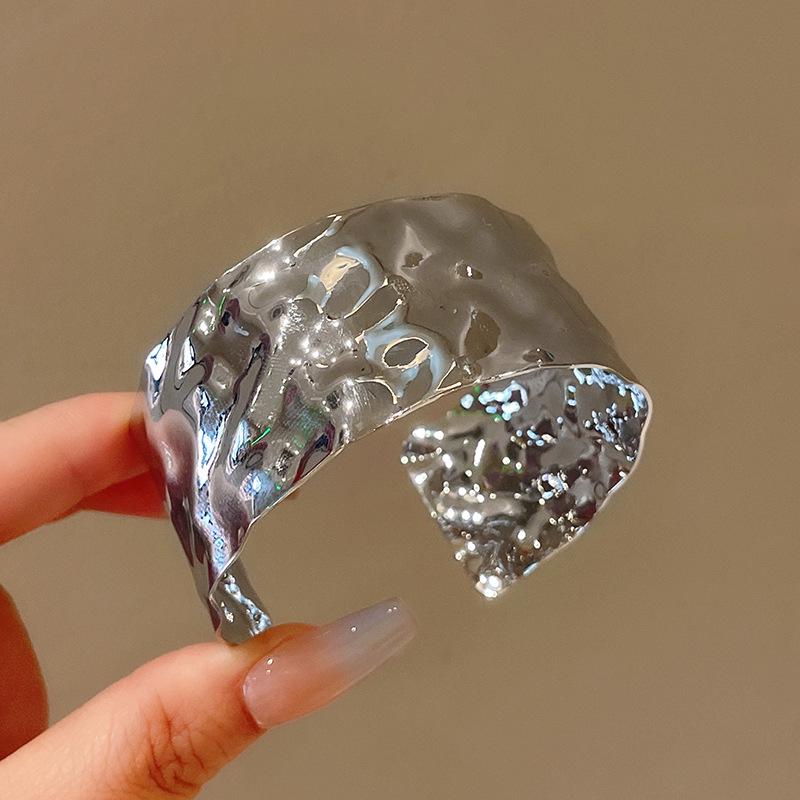 

Женский минималистичный браслет высокого класса с неровной вогнутой формой: Европейский и американский нишевый холодный стиль браслет