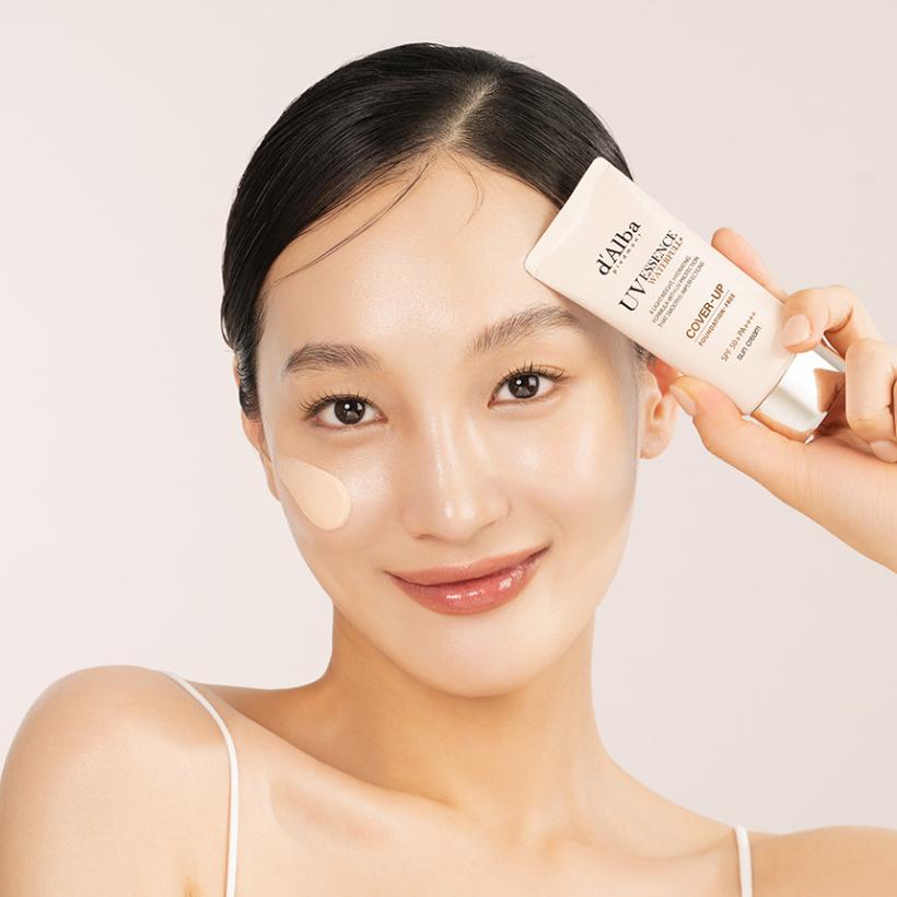 D’Alba Waterfull Krem Tonujący z Filtrem Przeciwsłonecznym (Pokrowiec Beżowy) 50 ml (3 opcje)