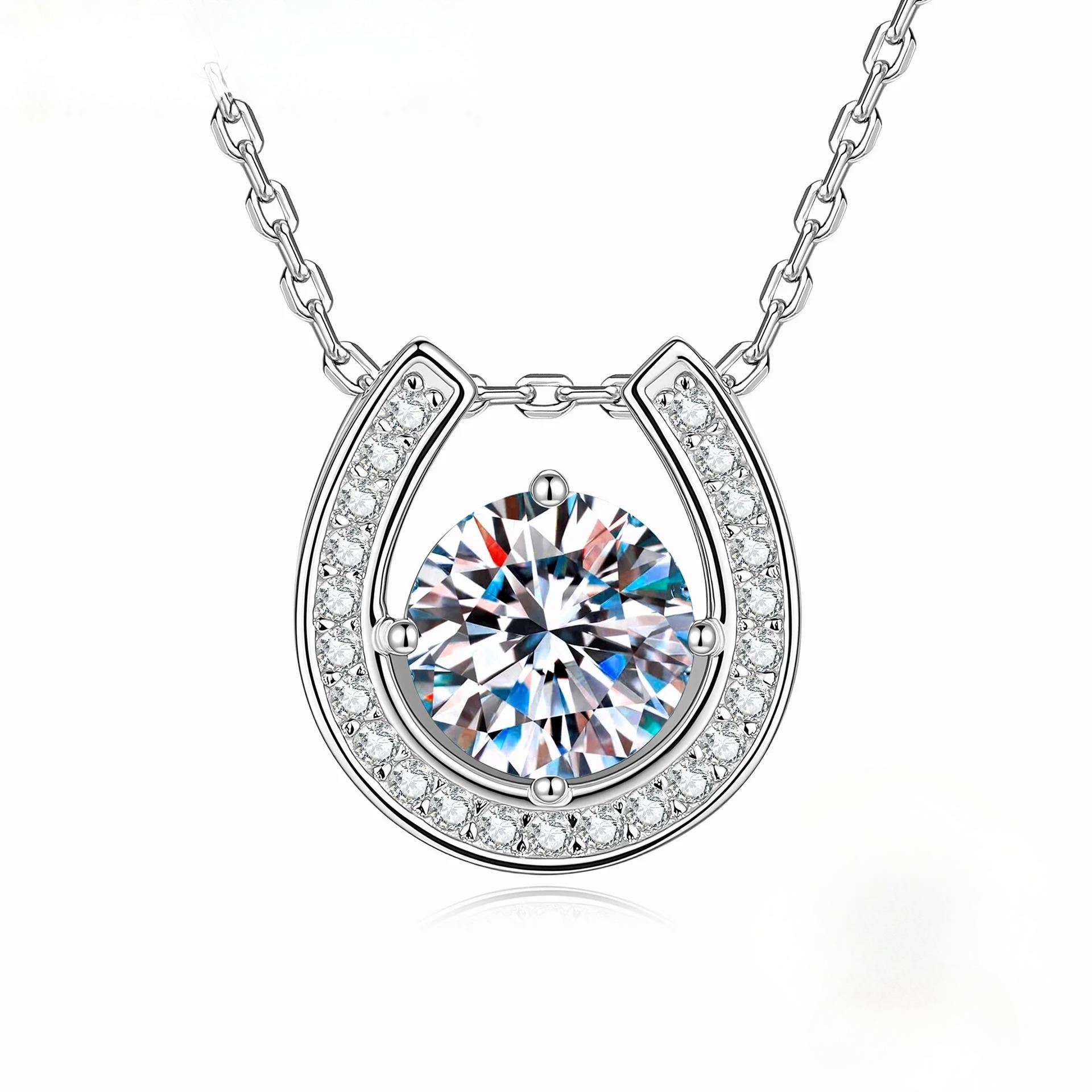 Moissanite Horseshoe Pendant Necklace 925 Sterling Silver Sparkling Necklaces for Women Wedding Jewelry 1CT Moissanite