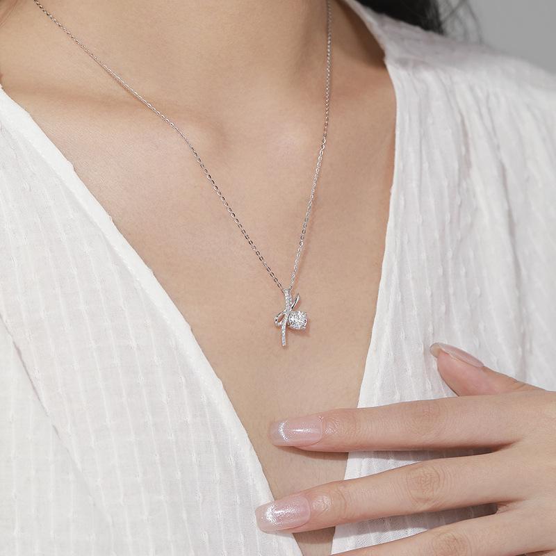 Xiaohongshu Trendy Moissanite Clover Diamond Bow Necklace