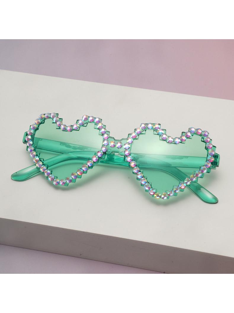 

Trendy Party Shades Rhinestone Heart Sunglasses for Women Gradient Tinted Lenses UV Protection for Festivals KJ188