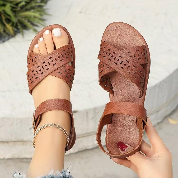 20252025 summer foreign trade new large size flat leopard print hollow buckle retro sandals