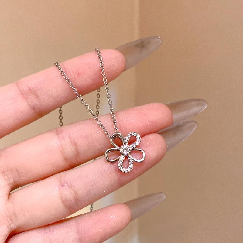 Stainless Steel Zircon Flower Necklace for Women Luxury Rhinestone Exquisite Elegent Sweet Clavicle Chain Y2K Jewelry No Fading