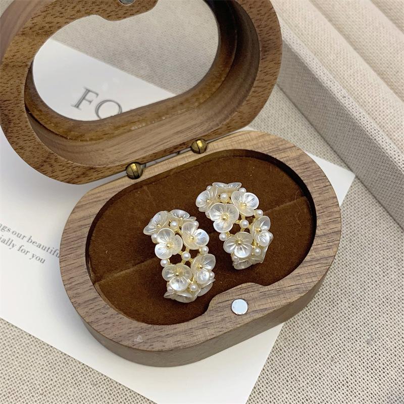 Elegant Temperament Shell Flower Earrings Korean Imitation Pearl Flower Circle Earrings For Women Sweet Unique Jewelry Gifts