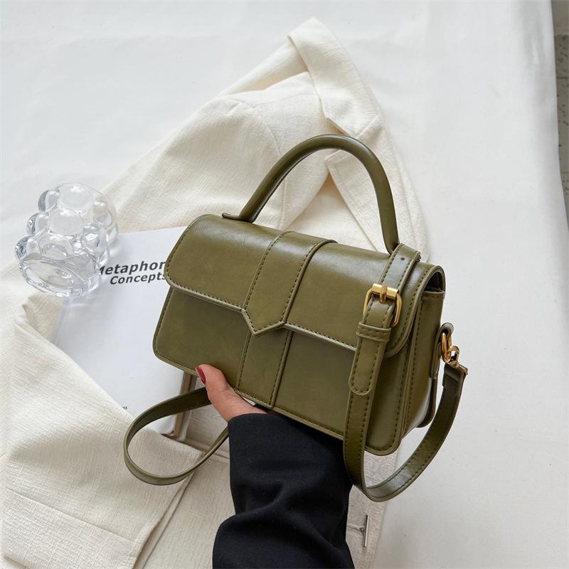 Retro Female Crossbody Bag  Trendy Bag  Monochromatic  Casual and Simple  New