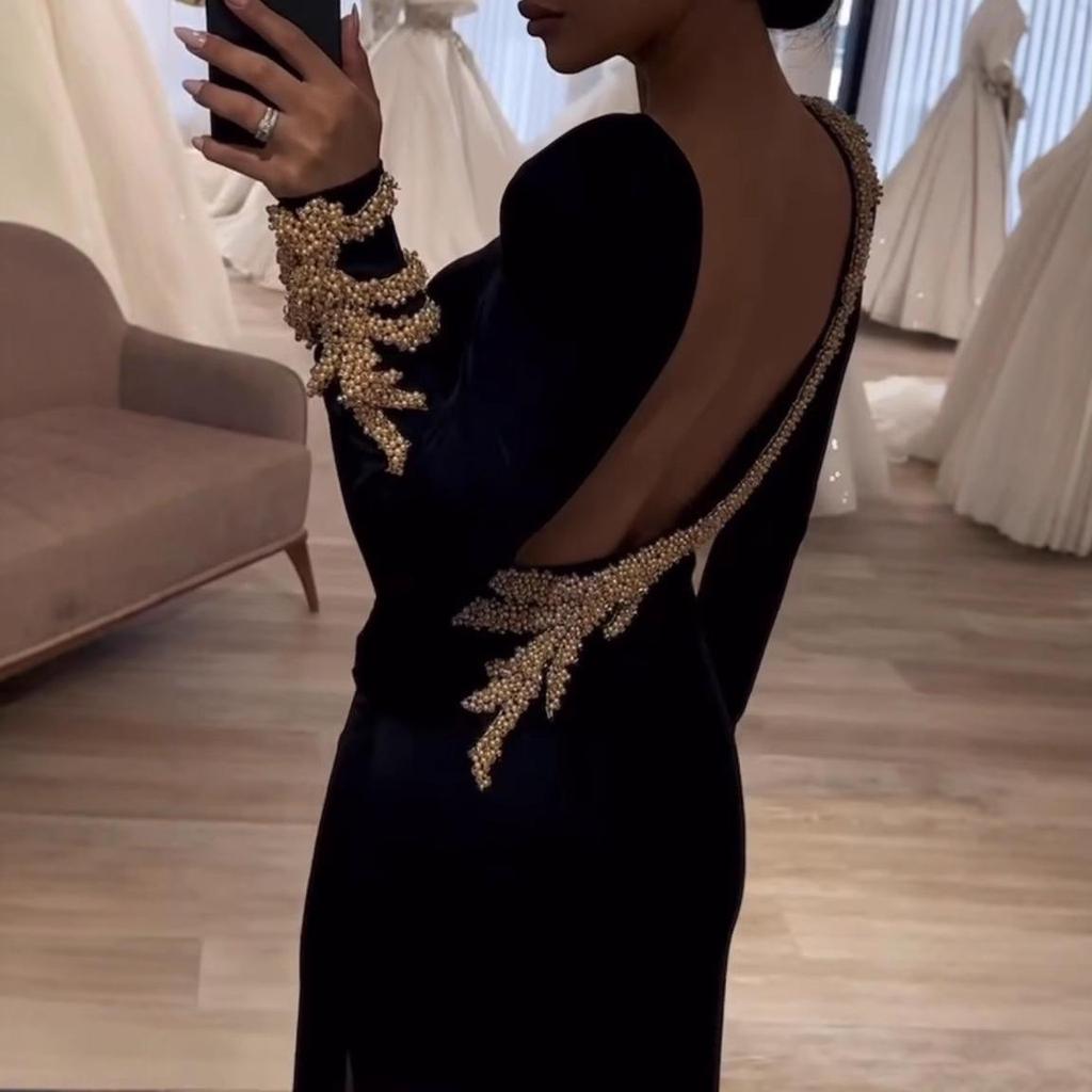 Elegantes Samt-Rückenfreies Kleid mit Perlen für Damen