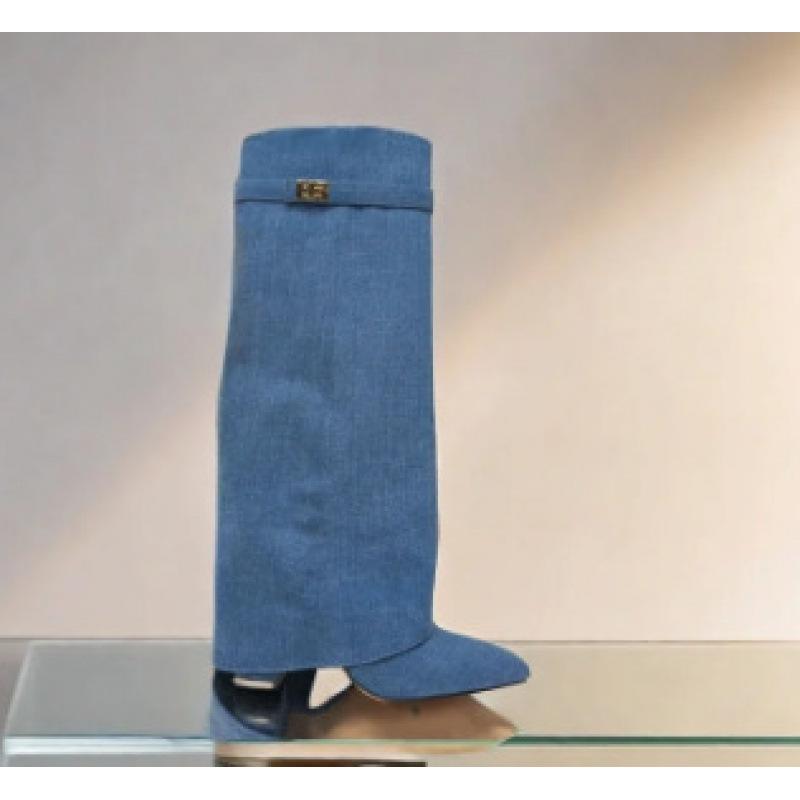 Women`s boots pointed big tube circumference