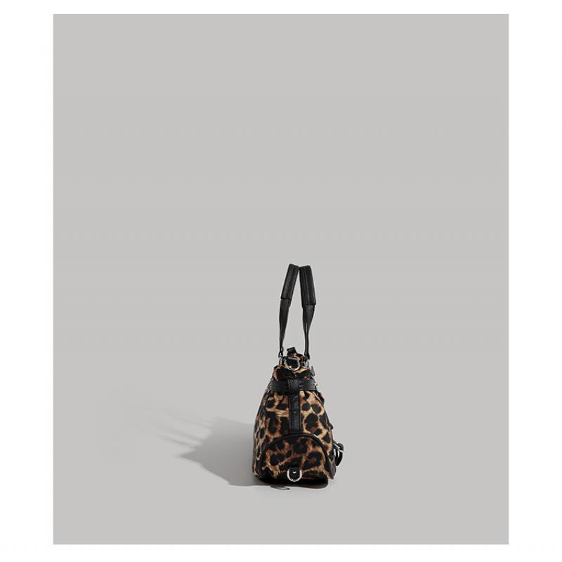 Sweet Cool Biker Underarm Bag for Girls, Small Design Street Style Crossbody Bag, Large Capacity Commuter Shoulder Bag
