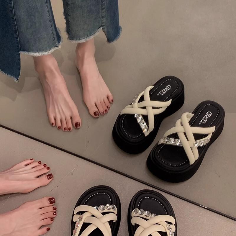 Slippers Women's New Summer Sandals Fashion Rhinestone Thick-soled Beach Cool Slippers