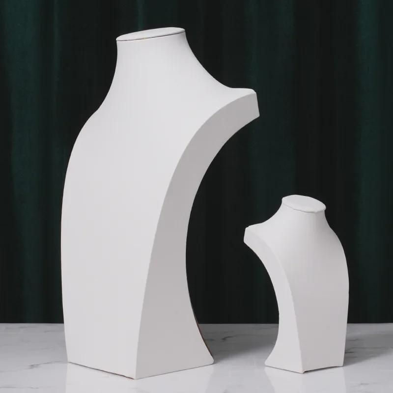 Expositor de collares moderno para la decoración de la sala de estar