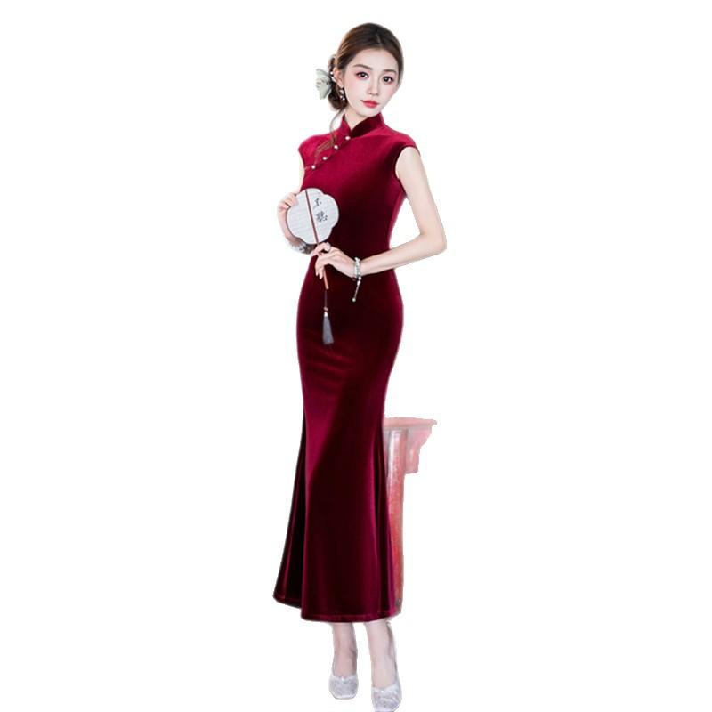 Red velvet new Chinese long fishtail cheongsam skirt, early autumn style, waist pinching and thin, high-end banquet cheongsam