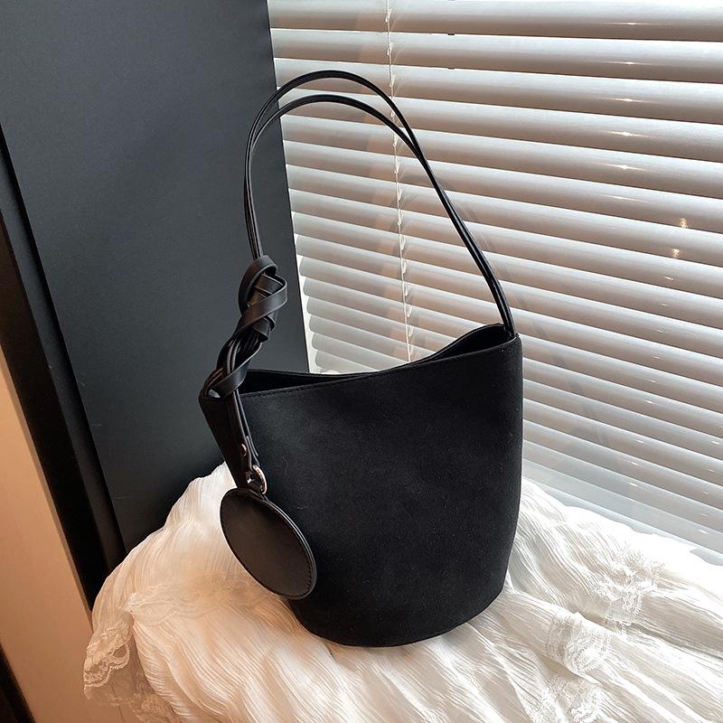 Mode neue Bucket Bag Damen Nische vielseitige Umhängetasche Retro Pendler Wildleder Handtasche