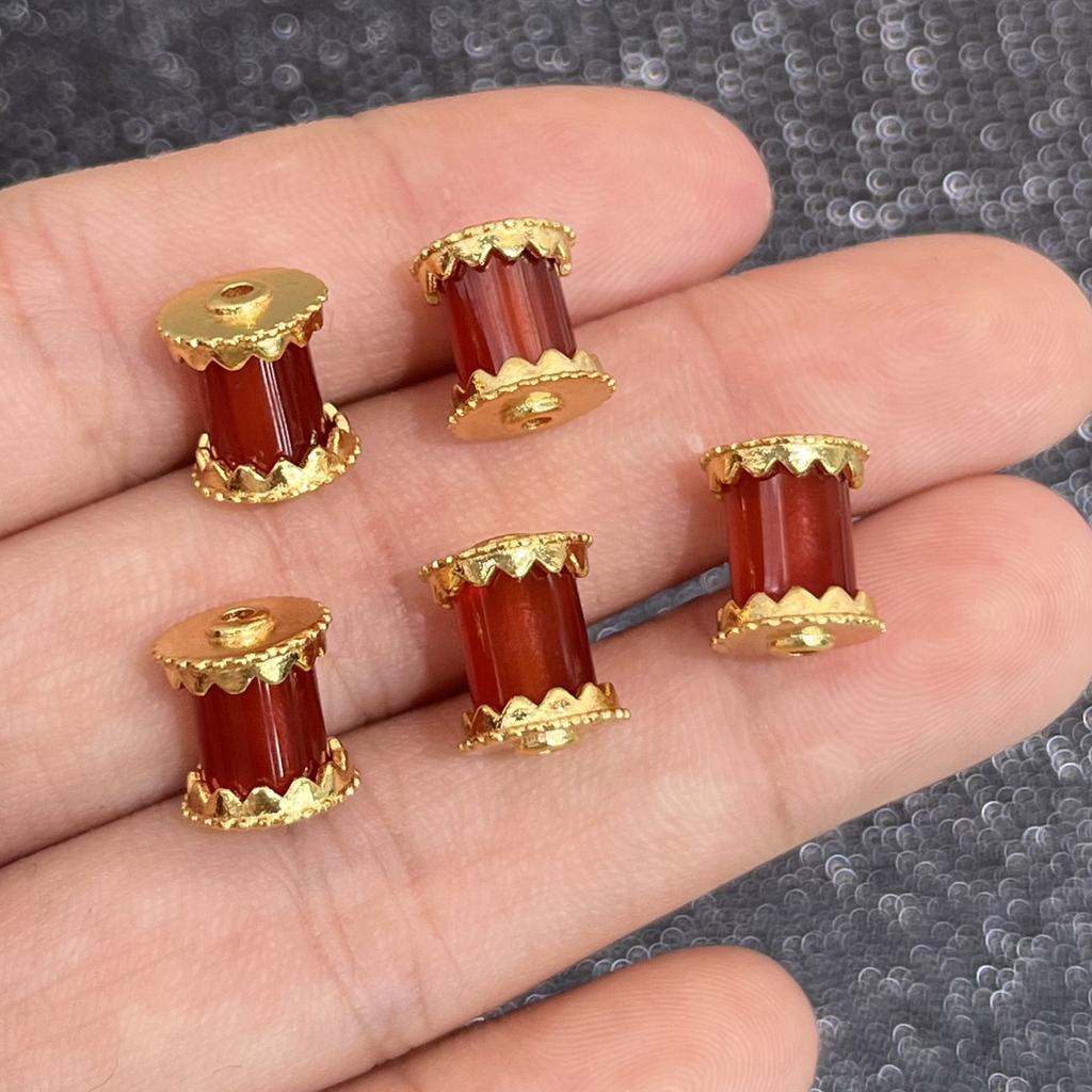 2 Stück, Natursteinperlen mit großem Loch und goldenen Akzenten, Boho zylindrische roter Achat Perlen, 0,9×1 cm, für DIY Halsketten Zubehör, Schmuckherstellung Geschenke