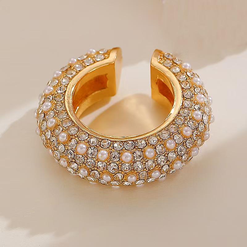 Retro Fashion C-Shaped Bling Ear Clips with Colored Diamonds - Trendy No-Pierce Earrings