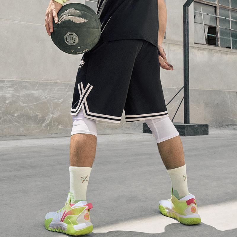 Li Ning Badfive Mister Cartoon Collaboration Elastic Waist Five-Point Shorts Letter Print Loose Casual Shorts Men Shorts Black AAPU205-1