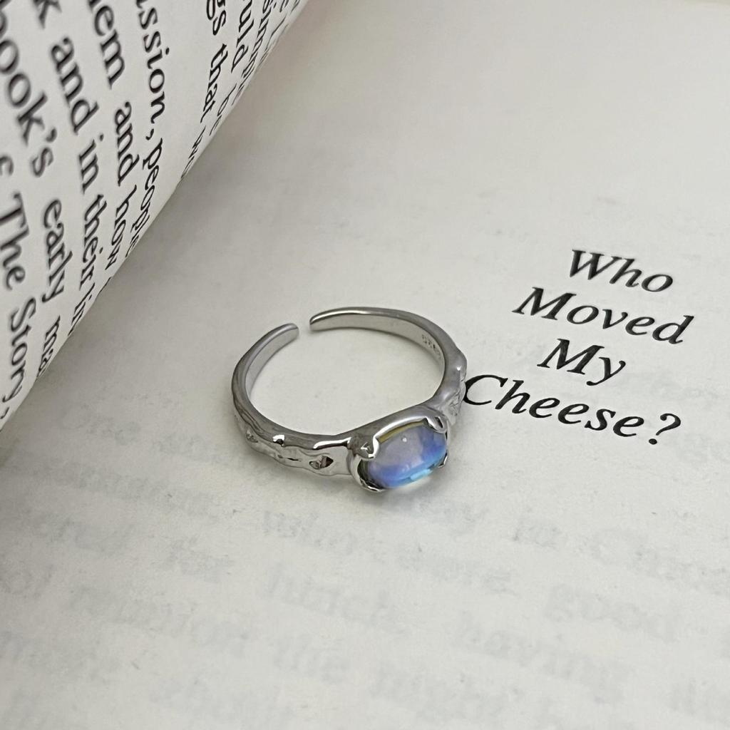 Blue & White Iridescent Moonstone Ring with Hammered Texture - Trendy Niche Design