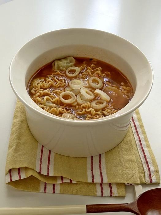 

Elegant table modern blanc round bowl L newlywed bowl ramen salad stew Round Ball L