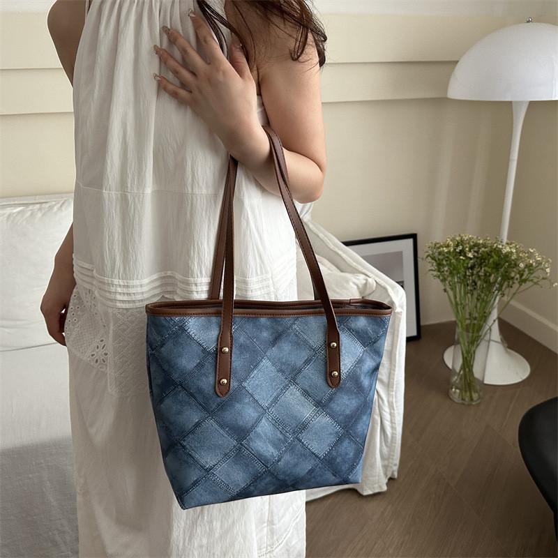 Large Capacity Tote Bag For Women Stylish Canvas Shoulder Bag For Summer Commute