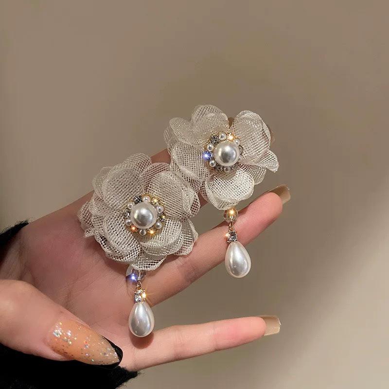 Silver Rhinestone Crystal Flower Asymmetric Earrings - Colorful Retro Court Style Studs for Women