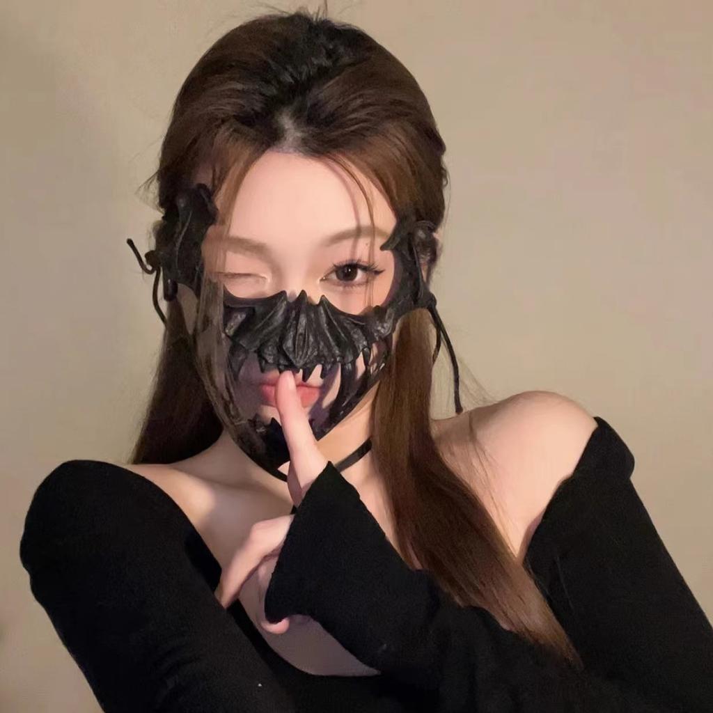 Halloween mask costume party with makeup costume-cosmetically transformed face mask, costume accessories,half-face lace-edged feather headpiece,mask