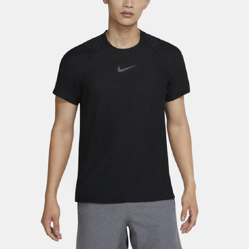 Nike T Shirts Men's Black Crew Neck Moderate Straight Fit CU4990-010