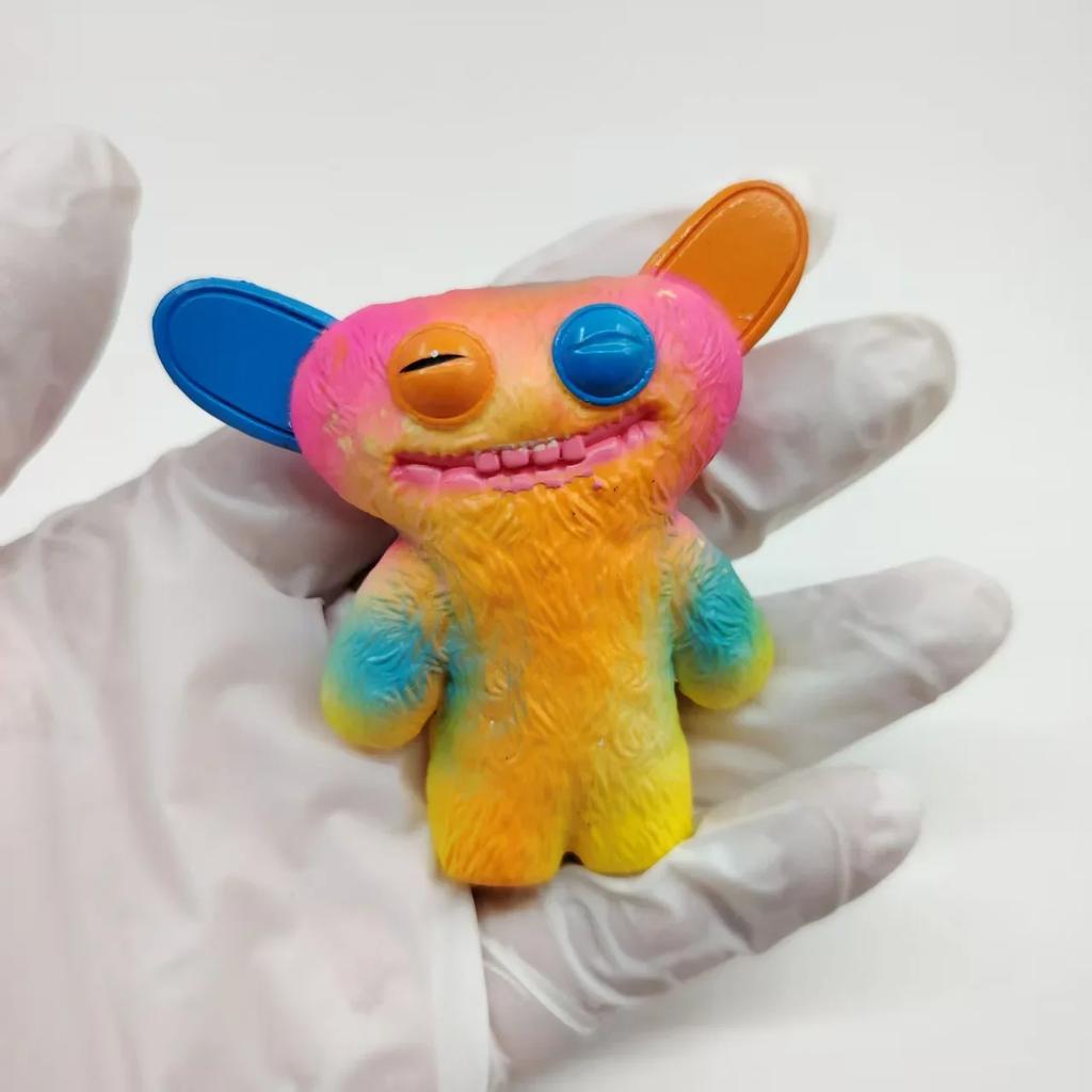 Figura Mostro Brutto Dente Occhi Larghi Strambo Ghigno Urlo V3 Ciondolo Collezione Modello Giocattolo Miglior Regalo di Compleanno per Bambini