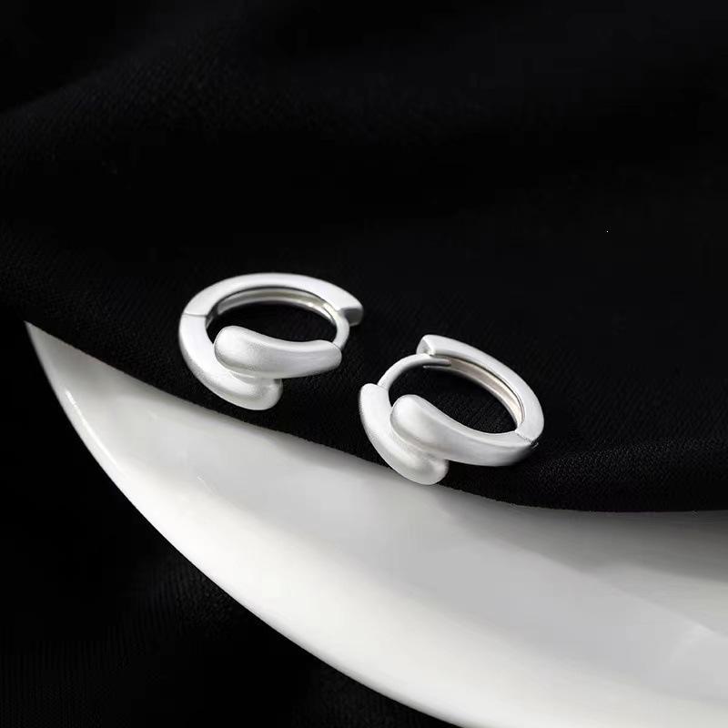 2024 New Arrival Light Luxury Frosted Ear Cuff Earrings for Women in 925 Sterling Silver