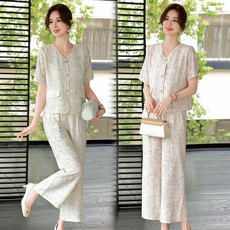 Women's Chinese Style Summer Two-Piece Set: Stylish Short Sleeve Top and Pants for Middle-Aged and Elderly