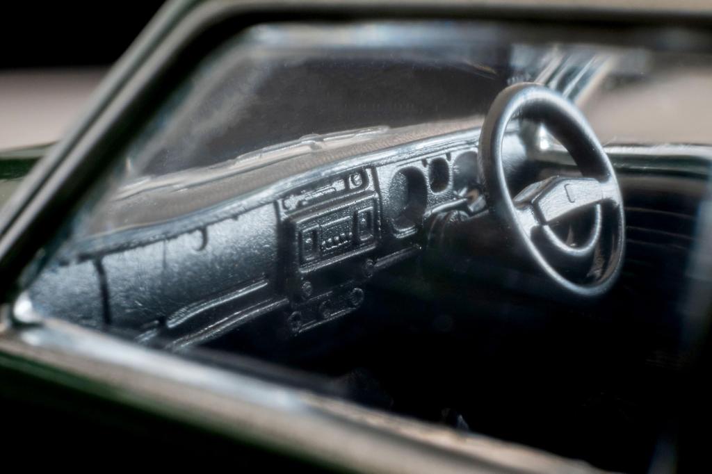 TOMYTEC Tomica Limited Vintage Datsun Bluebird Sedan 1400 Standard Green 1970 Model 339281 1/64 LV-219a 2-Door (Finished Product)