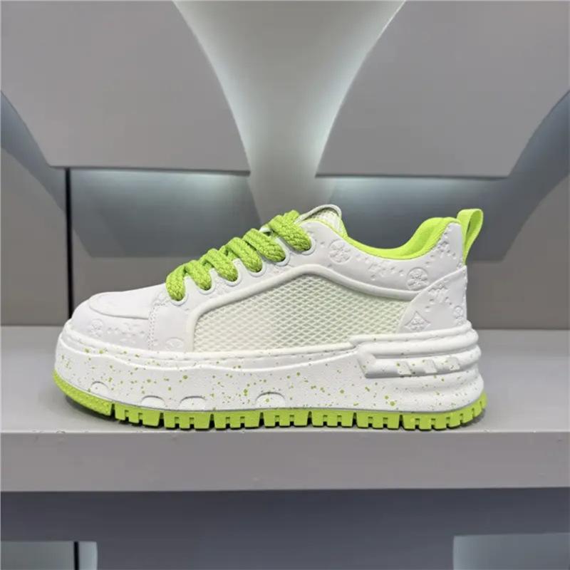 Scarpe sportive casual estive nuove alla moda in rete con suola spessa comode casual