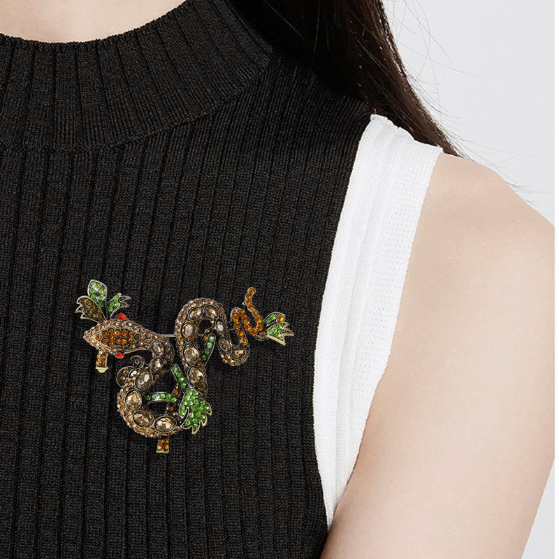 Animal Snake Retro Fashion Snake-shaped Exaggerated Jewelry Brooch