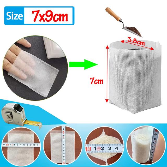 100 kusů biologicky odbouratelných netkaných pěstebních sáčků pro sazenice