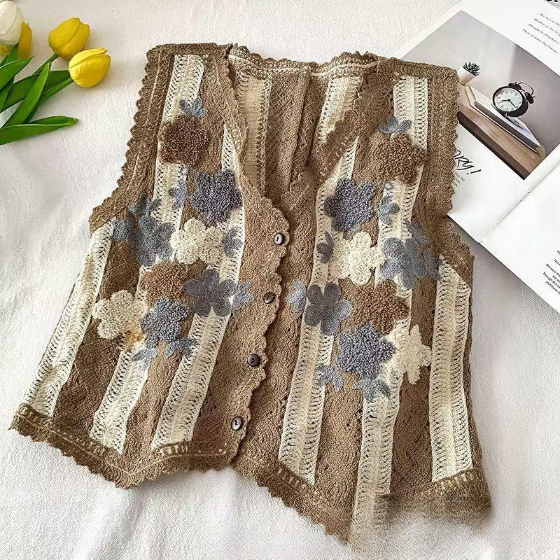 Summer Crochet Hollow Out V-neck Loose Lace Tank Tops Women Fashion Thin Chic Sleeveless Women Camis Tops Elegant Base Slim Vintage Tank Vest 26571