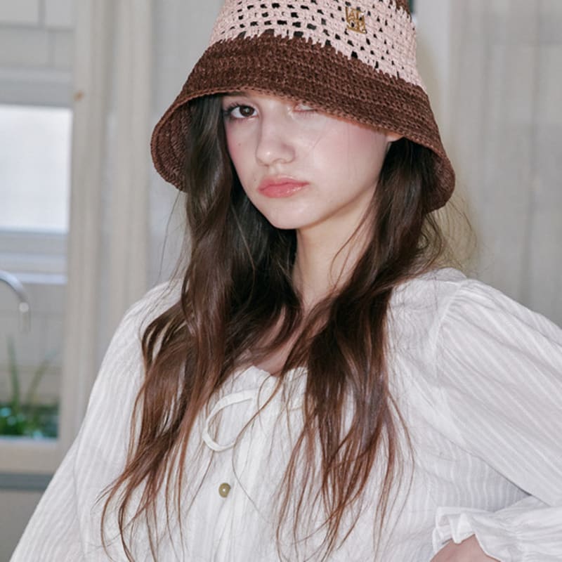 ALLINCOMPLETE Color Block Paper Crochet Hat (2 Colors)