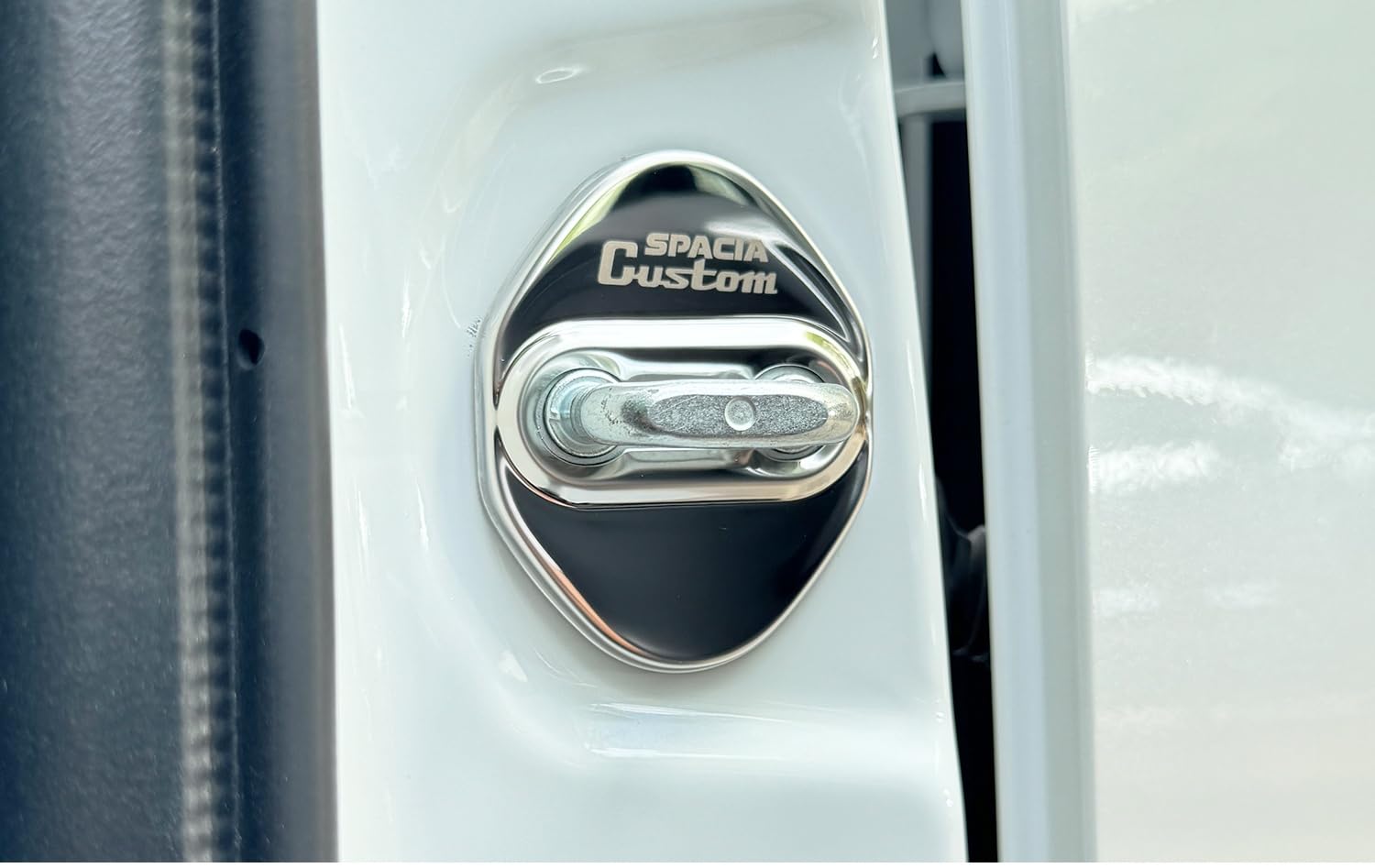 

TADOKAPATU Suzuki Spacia Custom MK54S MK94S Striker Cover Door Lock Cover Plating Accessories Interior серебряный