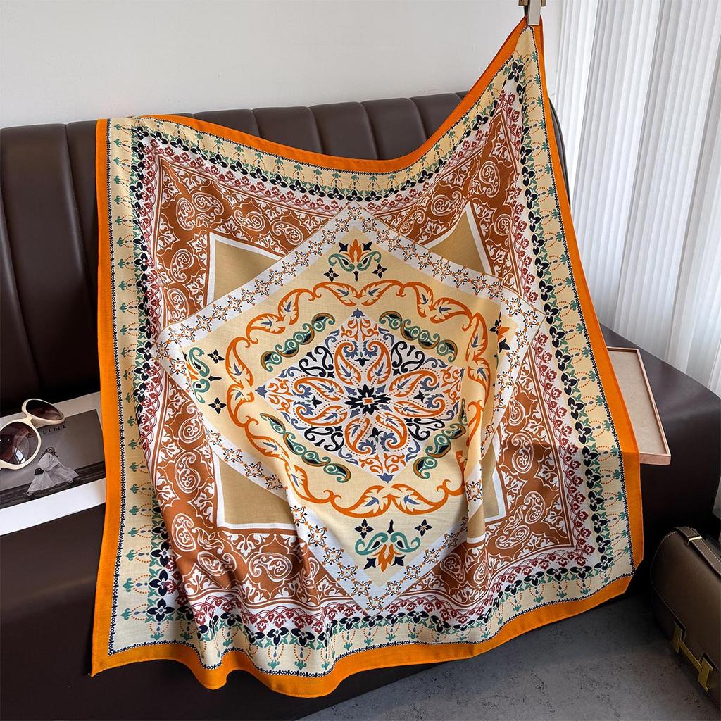 Foulard Quadrato Stampato Retrò 90x90cm Sciarpe Bandane da Donna in Imitazione Seta Sciarpe da Viaggio di Lusso Hijab Elegante Foulard