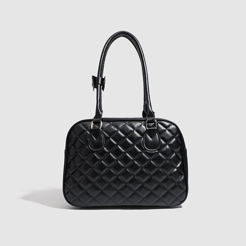 

2025 New Quilted Toast Bag for Women, Niche Design Commuter Boston Bag, Versatile High-End Feel Single Shoulder Tote Bag чорний