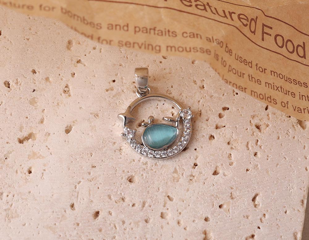 

2025 Light Luxury Star & Moon Pendant with Light Green Gem & Diamond Inlays, Two-Tone Gold & Silver Chain Necklace