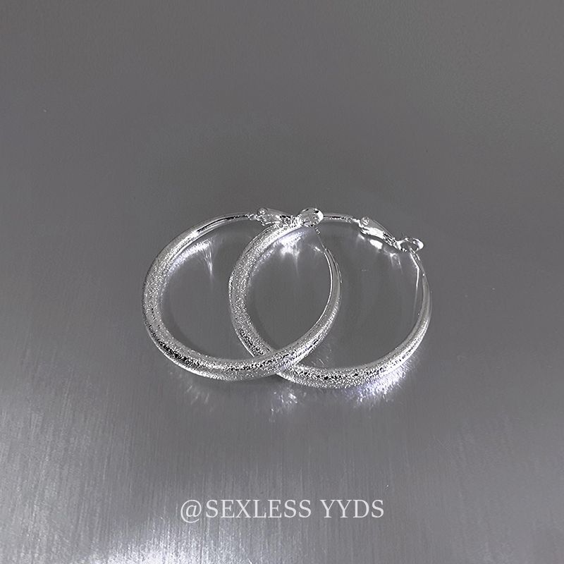 

Галактика Тонкая и Блестящая! Минималистичные серебряные серьги-подвески с холодным ощущением, дизайн для особых интересов, необычные серьги-пусеты, серьги в морозном стиле 4cm frosted tremella ring(s925 Silver Needle)