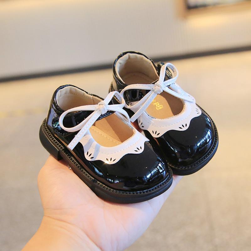

Обувь для ходьбы для маленьких девочек, с круглым носком, нескользящая, детская кожаная обувь, ПУ мягкая подошва, новая модель 2025 года, туфли принцессы для девочек с простым бантом 24 чёрный