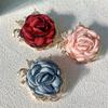 Retro Fabric Rose Brooch, High-end and Fashionable Pearl Pin, Small-scale Accessory for Special Clothing.