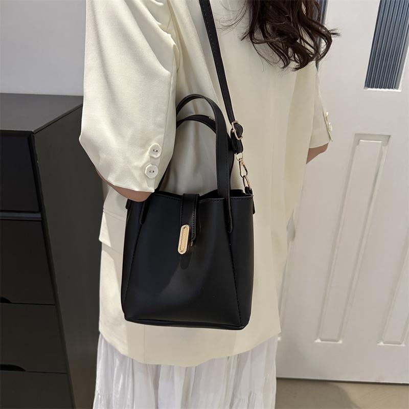 

Женская сумка-ведро из искусственной кожи, элегантная сумка, большая вместительная модная сумка-тоут, однотонный регулируемый ремень для путешествий на открытом воздухе чёрный