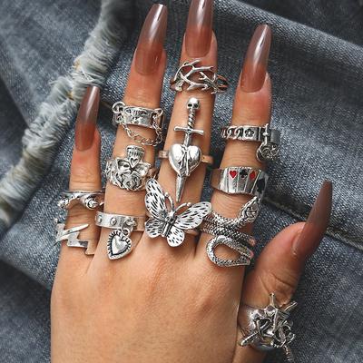 Set von Ringen, Übermäßiger Totenkopf, Schwert, Punk-Stil, Schlangenförmiger Schmetterling, Tierkombination, 12-teiliges Set