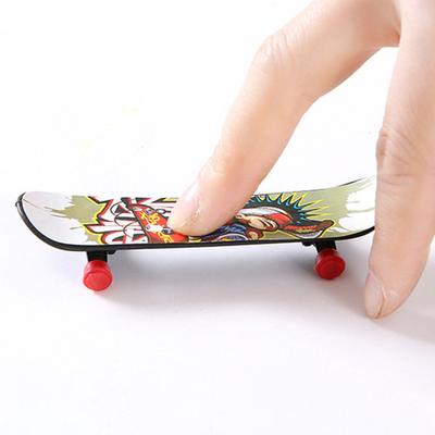 Cartoon Print Tabletop Fidget Toys Kreativer Stressabbau Lustiges Kunststoff-Griffbrett-Finger-Skate-Spielzeug